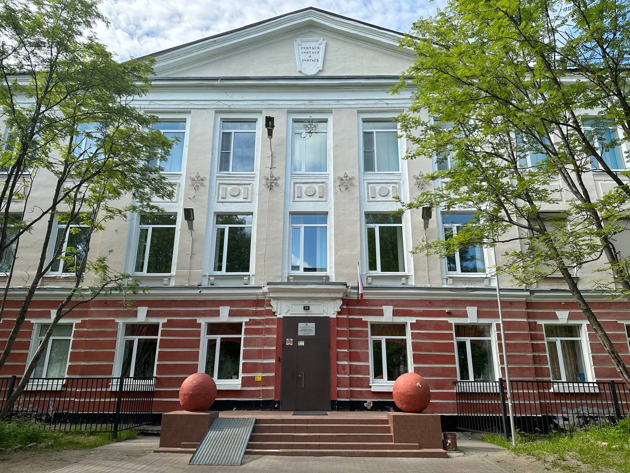 Здание школы, улица Советская, дом 18